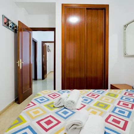 Holiday House Roque Del Este *
